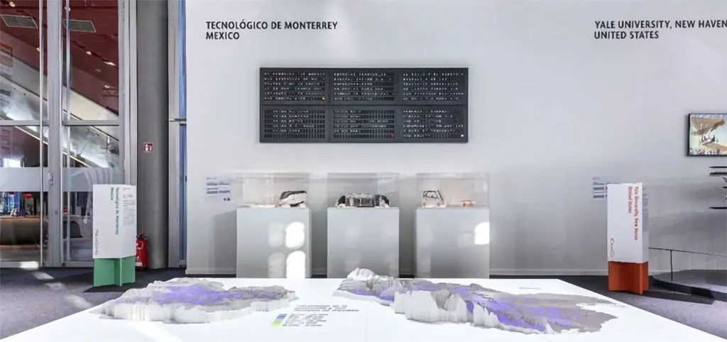 Exposición tecnológica del Tec de Monterrey y Yale.