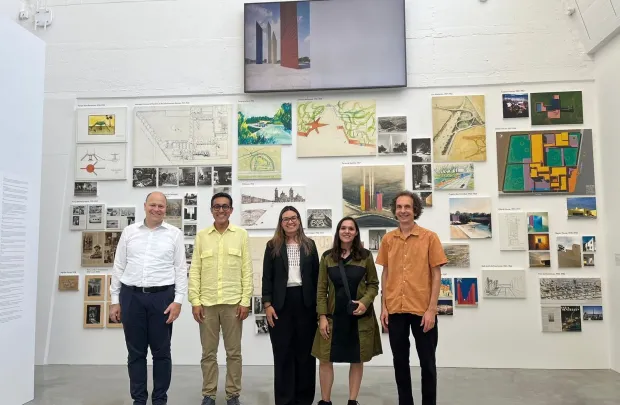 reunion en campus vitra con la barragan foundation